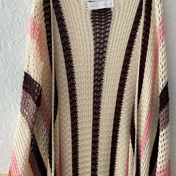 House of Harlow Cream Pink Crochet Drape Shawl. One Size. Split sides. - Picture 1 of 5